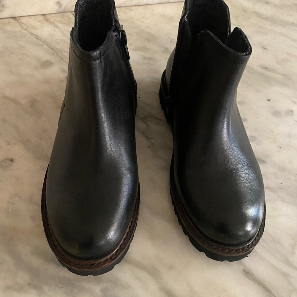 Zara kids  ankle boots. Color black( size 32 )US #1 New with tags